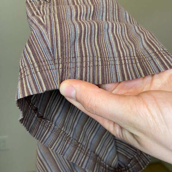 BCBG low-rise Y2k shorts - brown stripe - Picture 6 of 9